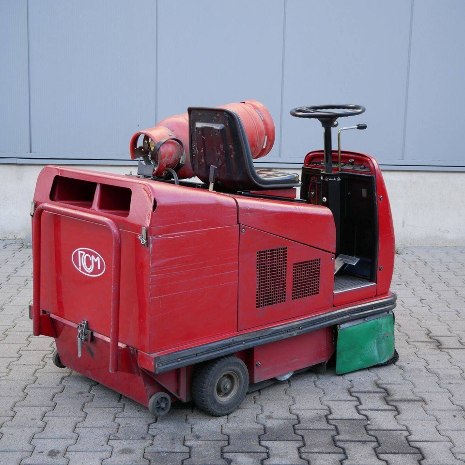 RCM 703H (LPG) - Industrial sweeper: picture 2 RCM 703H (LPG) - Industrial sweeper: picture 2