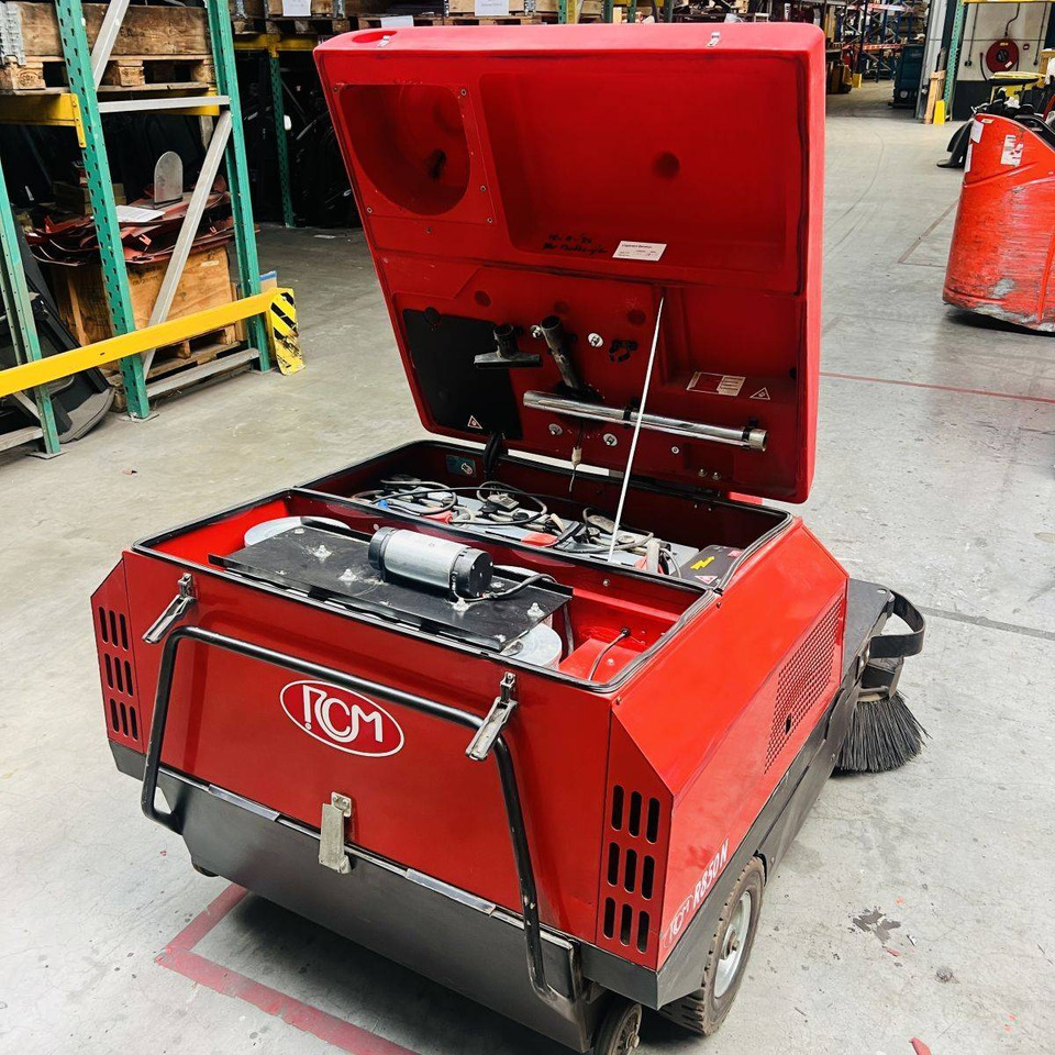 RCM R850NE - Industrial sweeper: picture 5 RCM R850NE - Industrial sweeper: picture 5