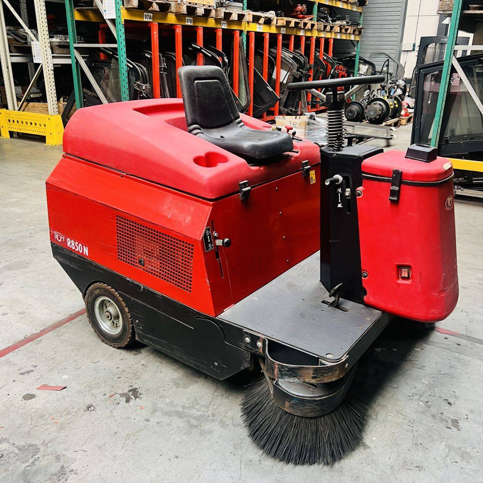 RCM R850NE - Industrial sweeper: picture 3 RCM R850NE - Industrial sweeper: picture 3