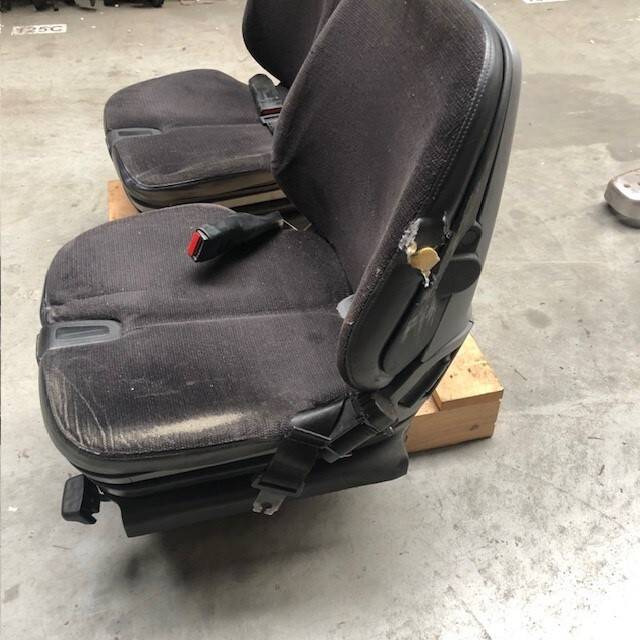 Seat for Linde /1120-01/ - Seat for Material handling equipment: picture 4 Seat for Linde /1120-01/ - Seat for Material handling equipment: picture 4