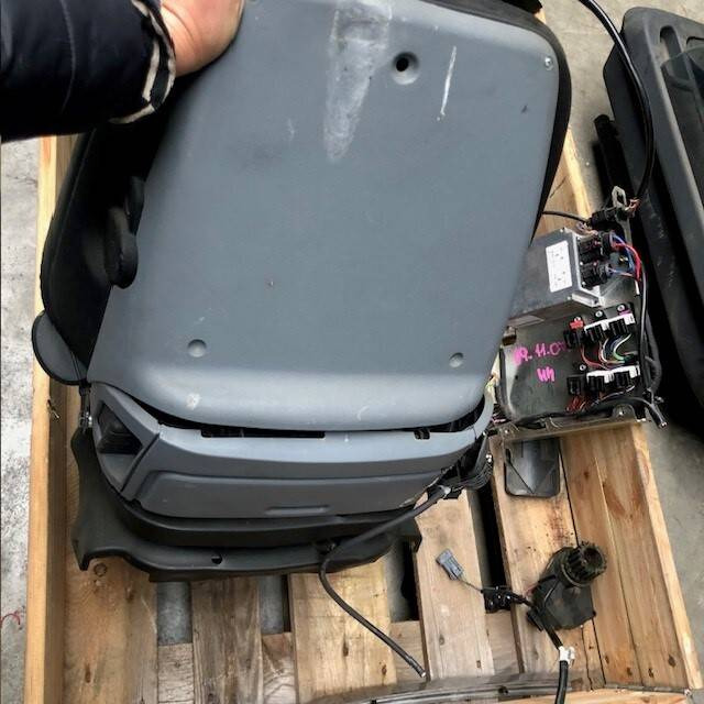 Seat for Linde - Seat for Material handling equipment: picture 4 Seat for Linde - Seat for Material handling equipment: picture 4