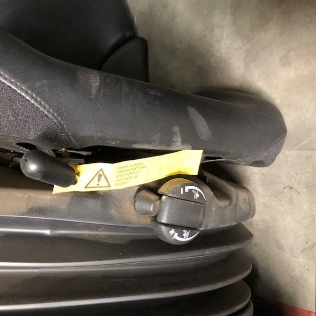 Seat for Linde Reachtruck - Seat for Material handling equipment: picture 4 Seat for Linde Reachtruck - Seat for Material handling equipment: picture 4