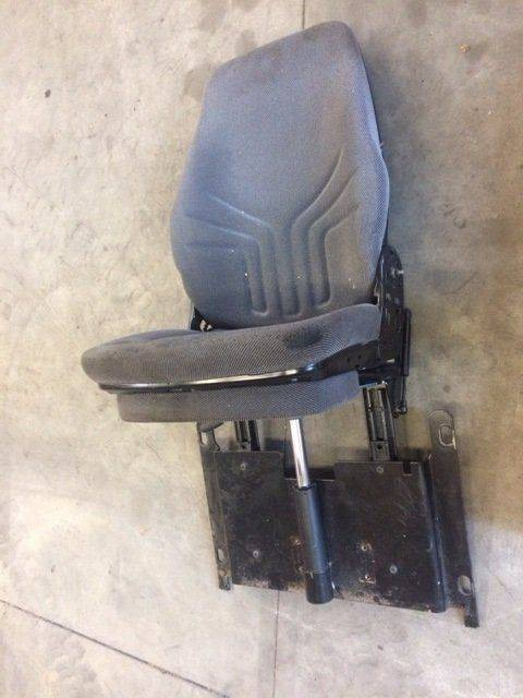 Seat for STILL M15-4, and Linde K15-4 - Seat for Material handling equipment: picture 1 Seat for STILL M15-4, and Linde K15-4 - Seat for Material handling equipment: picture 1