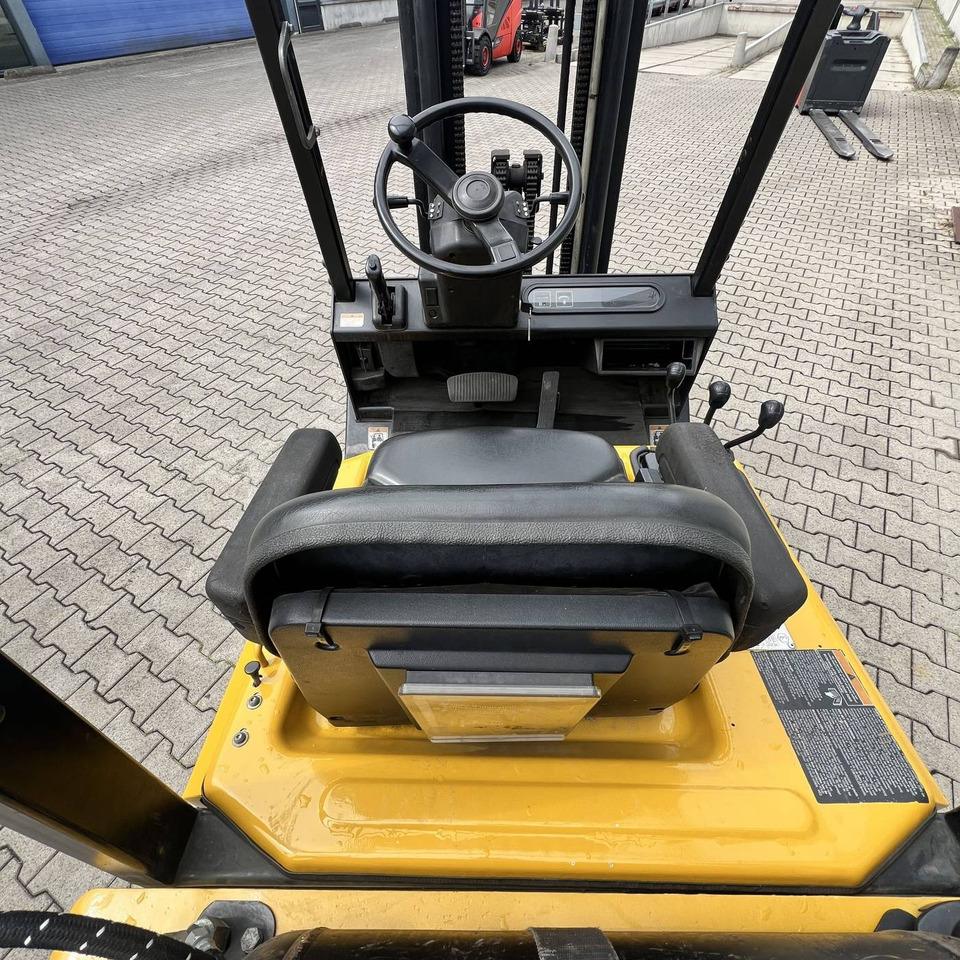 Yale GLP30TF - LPG forklift: picture 5 Yale GLP30TF - LPG forklift: picture 5
