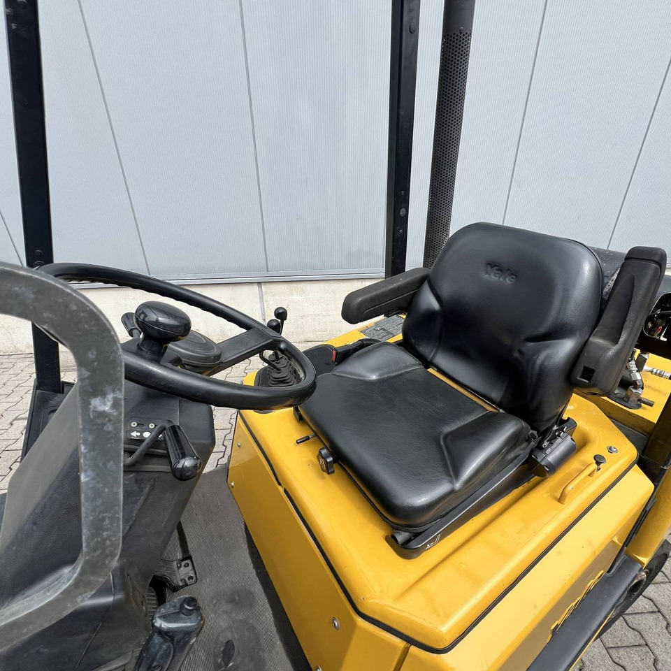 Yale GLP30TF - LPG forklift: picture 4 Yale GLP30TF - LPG forklift: picture 4