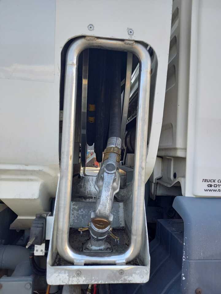 MAN TGS - Tanker truck: picture 3 MAN TGS - Tanker truck: picture 3