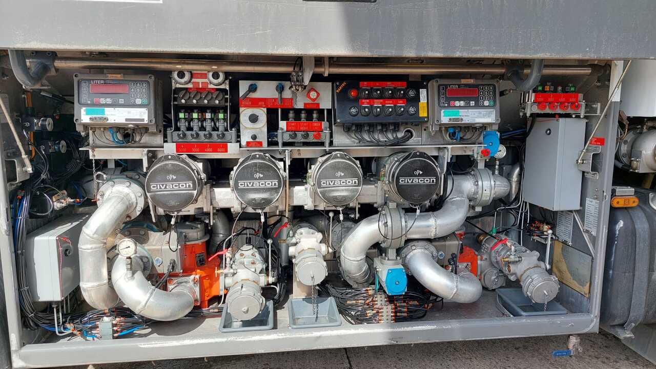 MERCEDES ACTROS - Tanker truck: picture 3 MERCEDES ACTROS - Tanker truck: picture 3