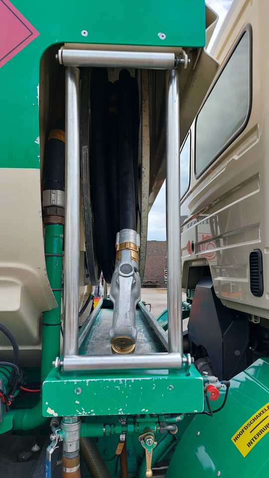 MERCEDES AXOR - Tanker truck: picture 5 MERCEDES AXOR - Tanker truck: picture 5