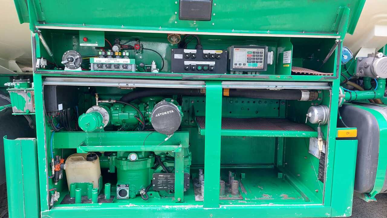 MERCEDES AXOR - Tanker truck: picture 2 MERCEDES AXOR - Tanker truck: picture 2