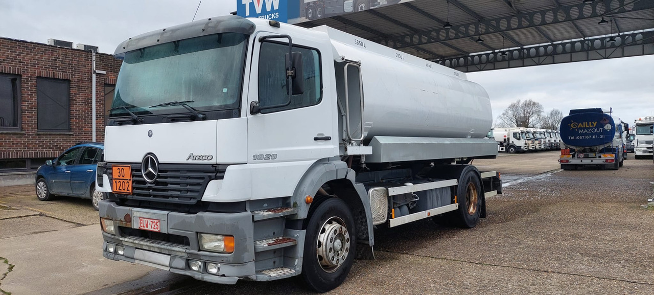 MERCEDES - Tanker truck: picture 1 MERCEDES - Tanker truck: picture 1