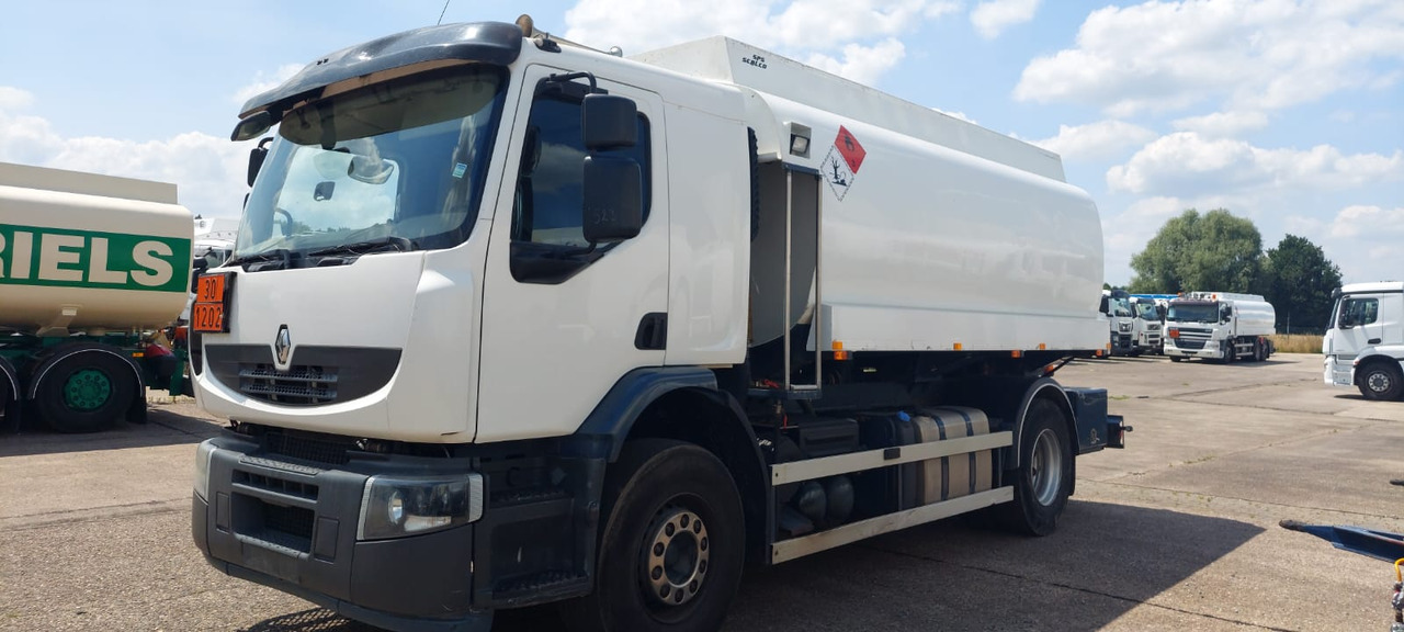 RENAULT - Tanker truck: picture 1 RENAULT - Tanker truck: picture 1