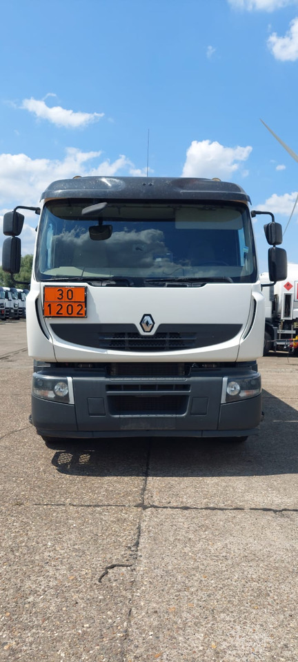 RENAULT - Tanker truck: picture 3 RENAULT - Tanker truck: picture 3