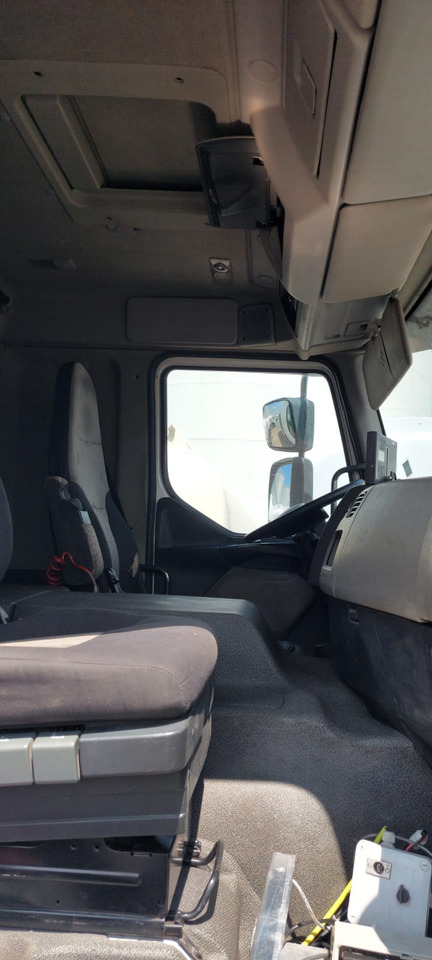 RENAULT - Tanker truck: picture 2 RENAULT - Tanker truck: picture 2