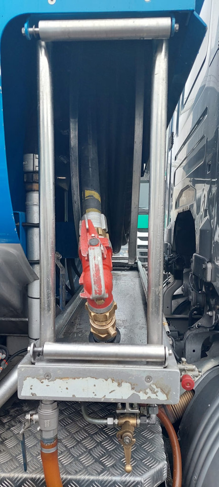 SCANIA G400 - Tanker truck: picture 2 SCANIA G400 - Tanker truck: picture 2