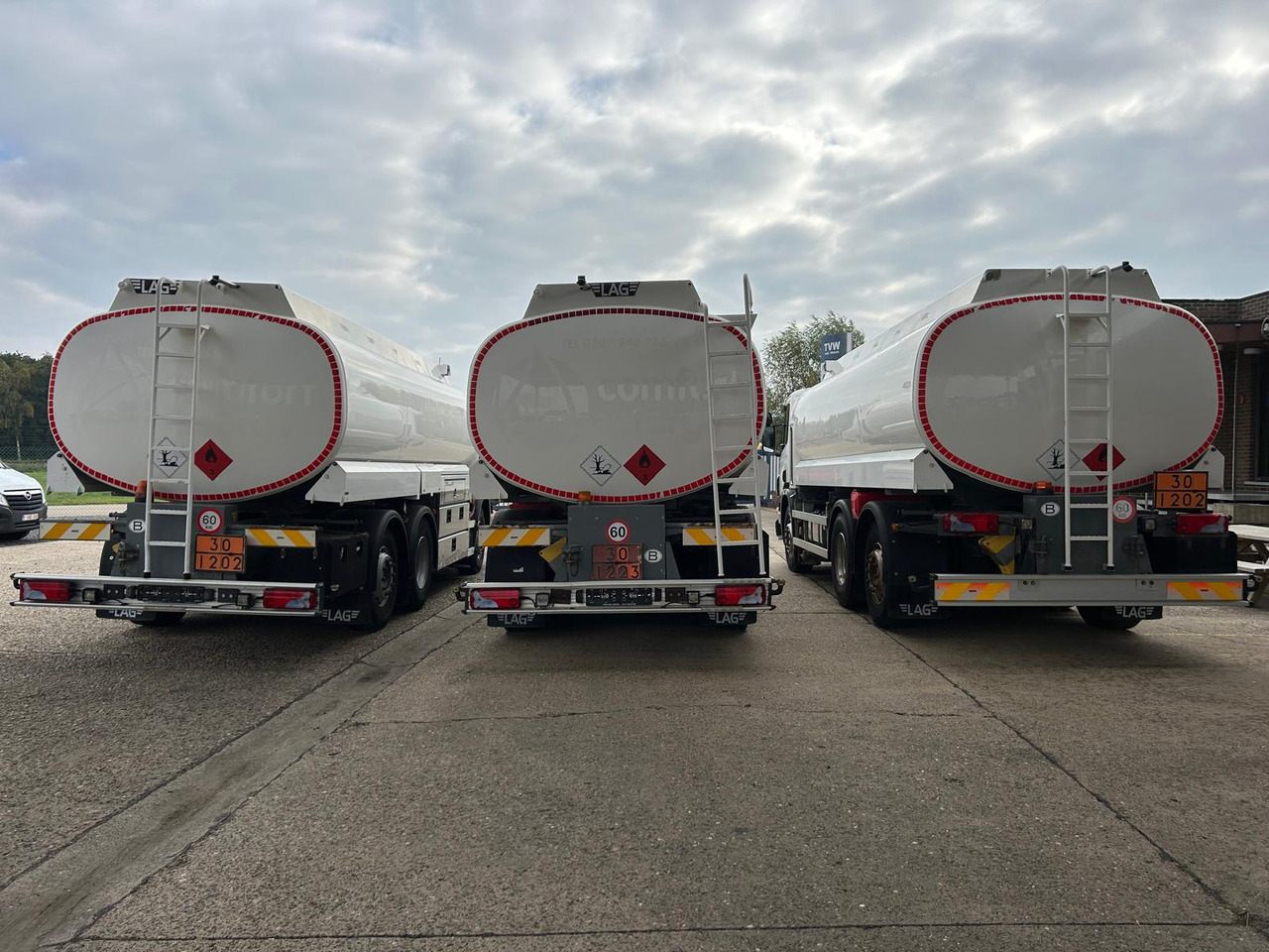 SCANIA P320/P360 (lot of 3) - Tanker truck: picture 5 SCANIA P320/P360 (lot of 3) - Tanker truck: picture 5