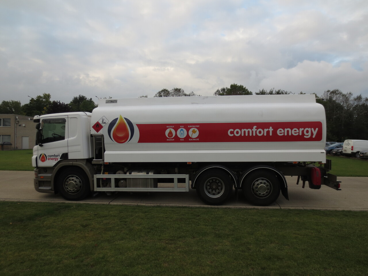 Tanker truck Scania P380: picture 12 Tanker truck Scania P380: picture 12