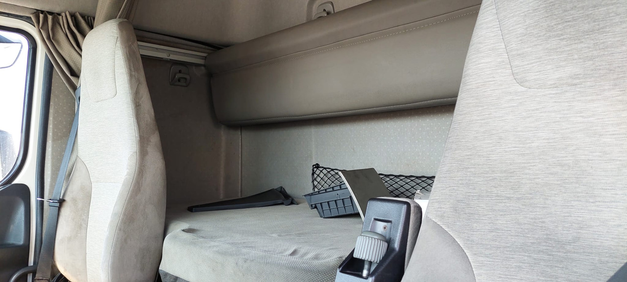 RENAULT PREMIUM 410 - Tractor unit: picture 4 RENAULT PREMIUM 410 - Tractor unit: picture 4