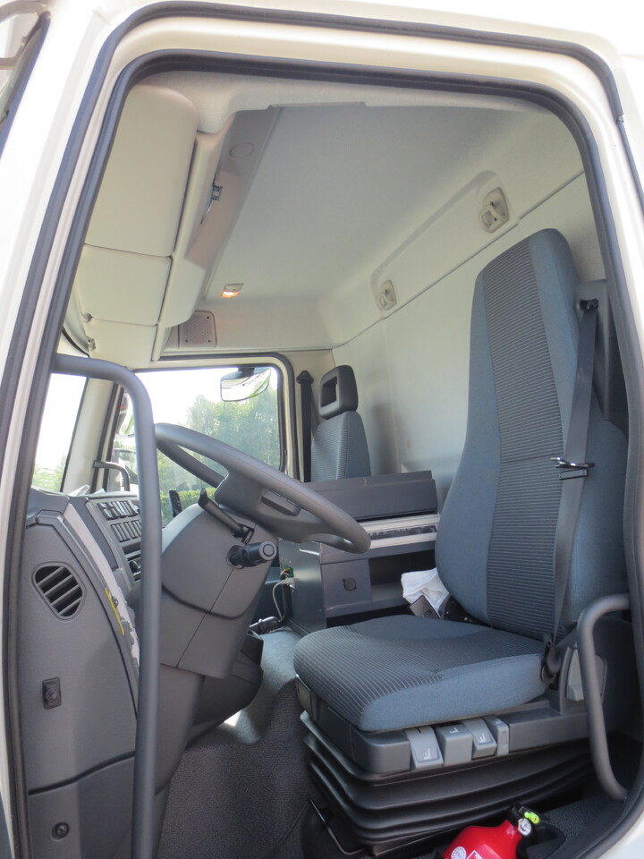 VOLVO FL - Tanker truck: picture 2 VOLVO FL - Tanker truck: picture 2