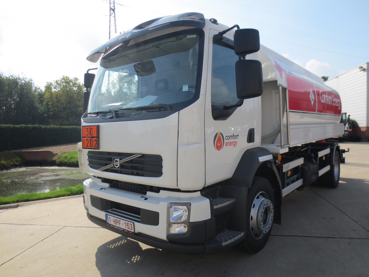 VOLVO FL - Tanker truck: picture 1 VOLVO FL - Tanker truck: picture 1