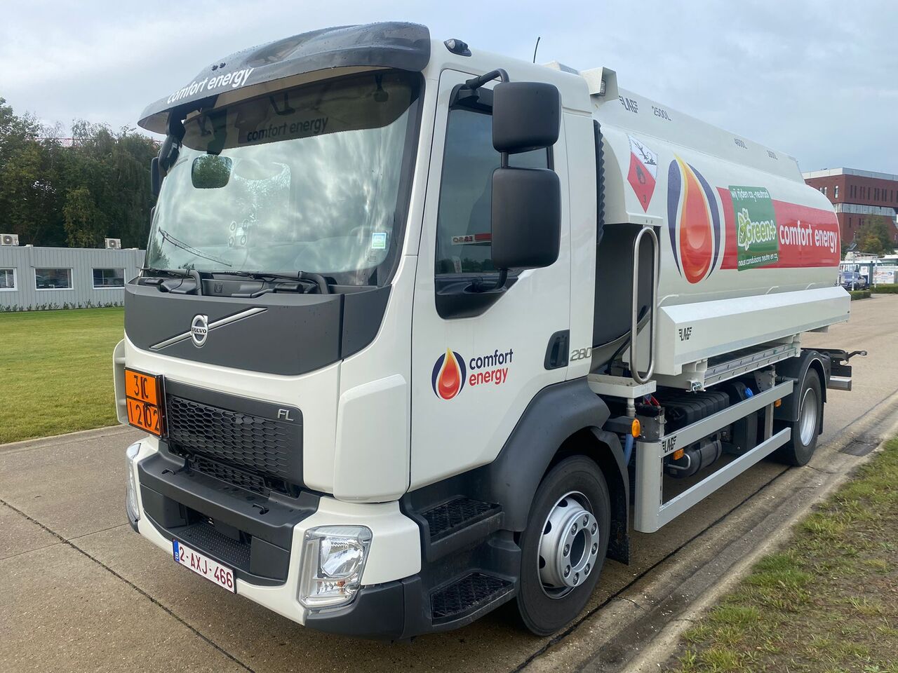 VOLVO FL - Tanker truck: picture 1 VOLVO FL - Tanker truck: picture 1