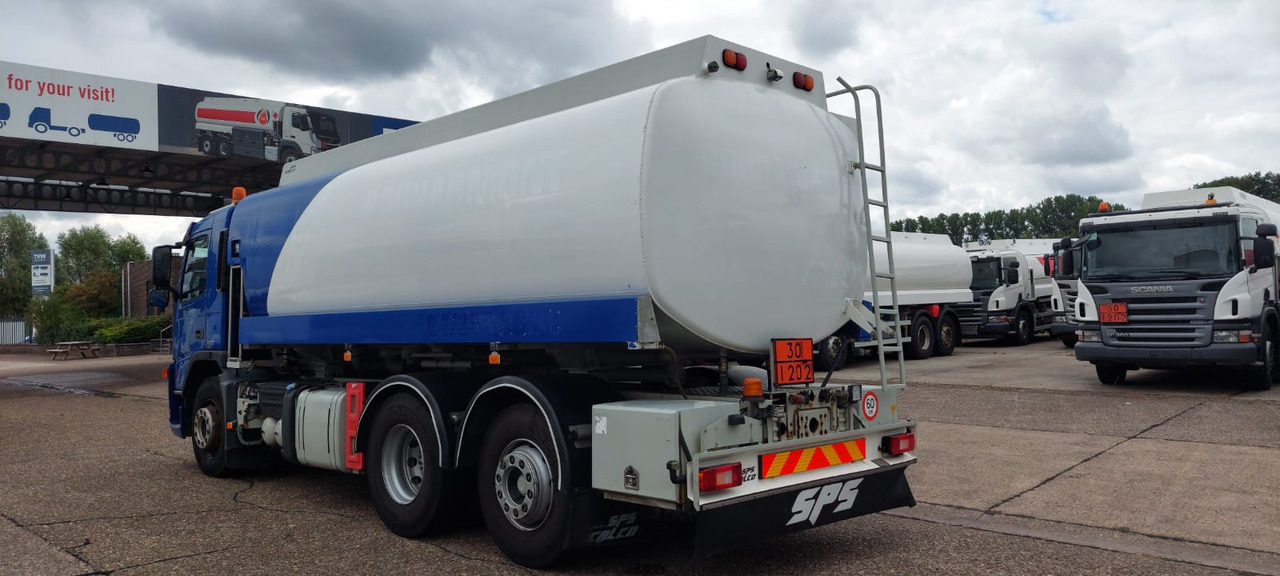 Tanker truck VOLVO FM: picture 12
