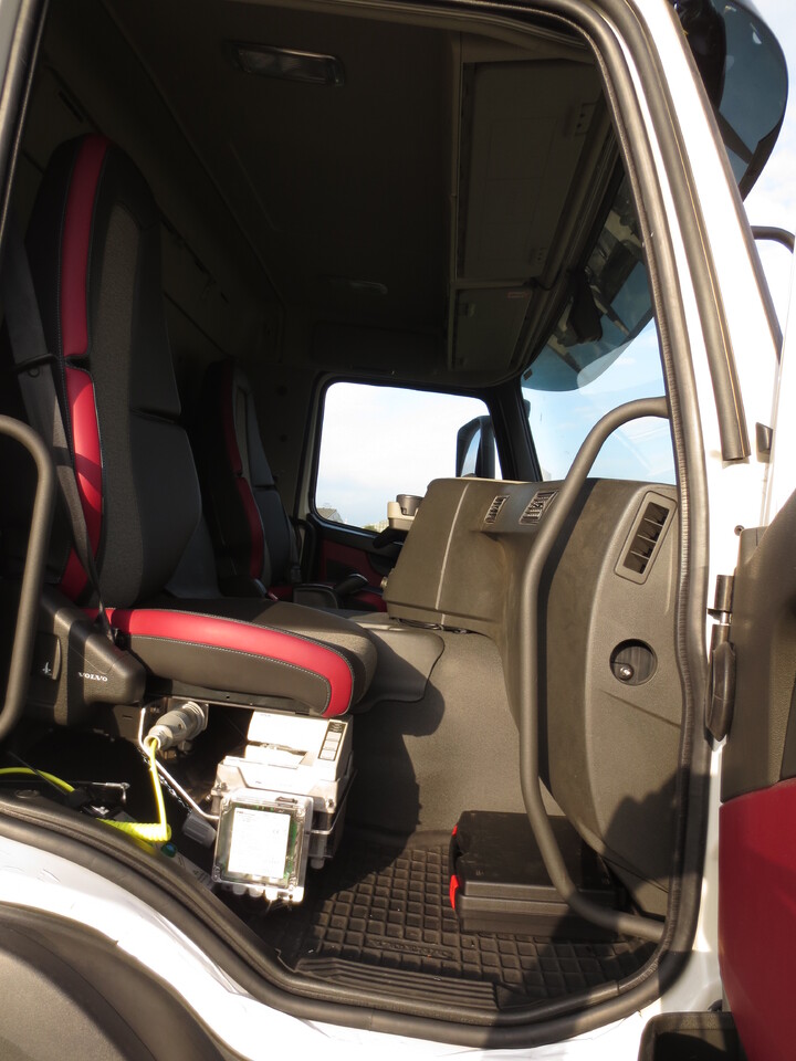 VOLVO FM - Tanker truck: picture 3 VOLVO FM - Tanker truck: picture 3