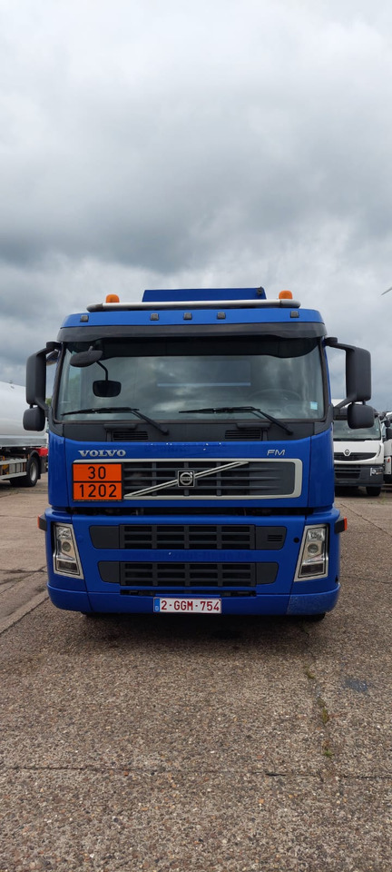Tanker truck VOLVO FM: picture 7