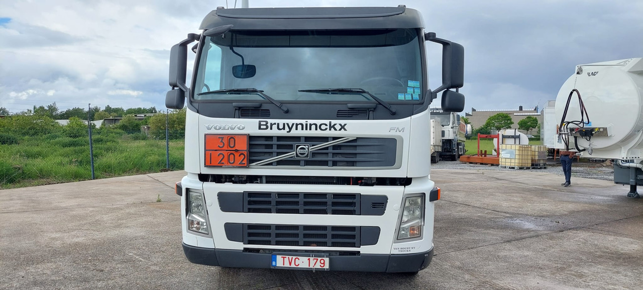 VOLVO FM - Tanker truck: picture 4 VOLVO FM - Tanker truck: picture 4