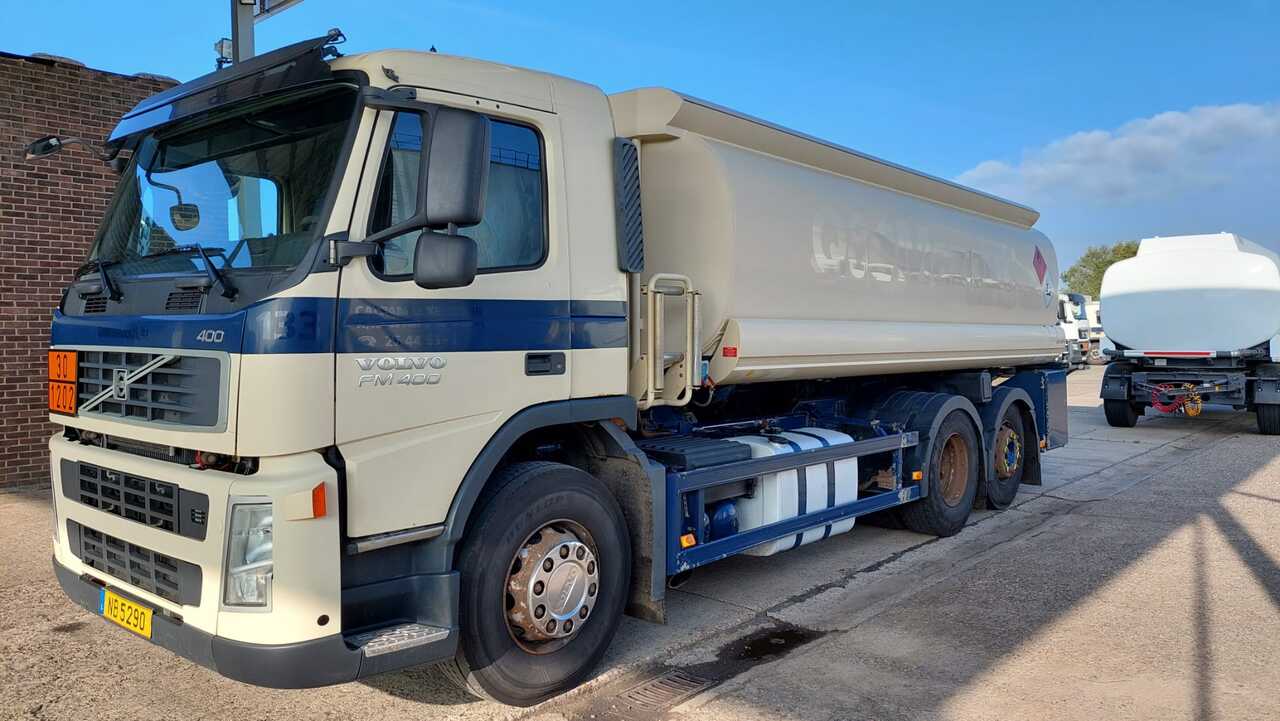 VOLVO FM - Tanker truck: picture 1 VOLVO FM - Tanker truck: picture 1