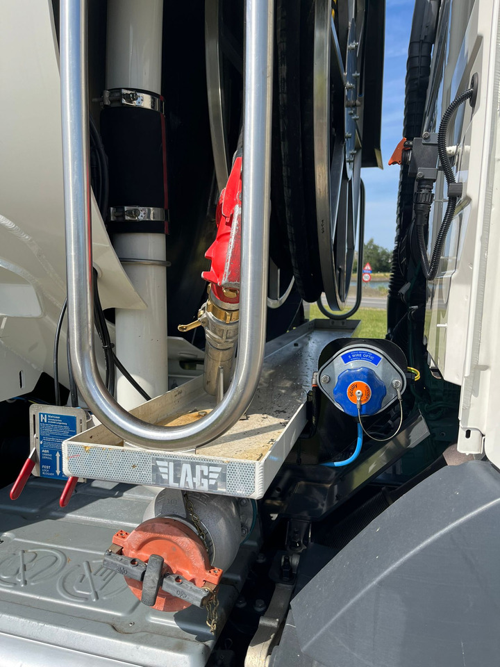 VOLVO FM - Tanker truck: picture 2 VOLVO FM - Tanker truck: picture 2