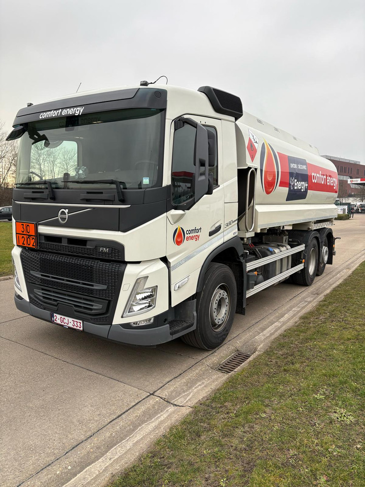 VOLVO FM380 - Tanker truck: picture 1 VOLVO FM380 - Tanker truck: picture 1