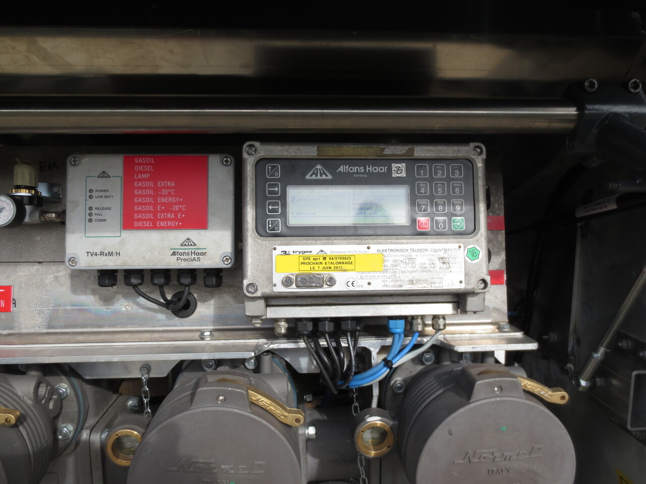 Volvo FM - Tanker truck: picture 2 Volvo FM - Tanker truck: picture 2