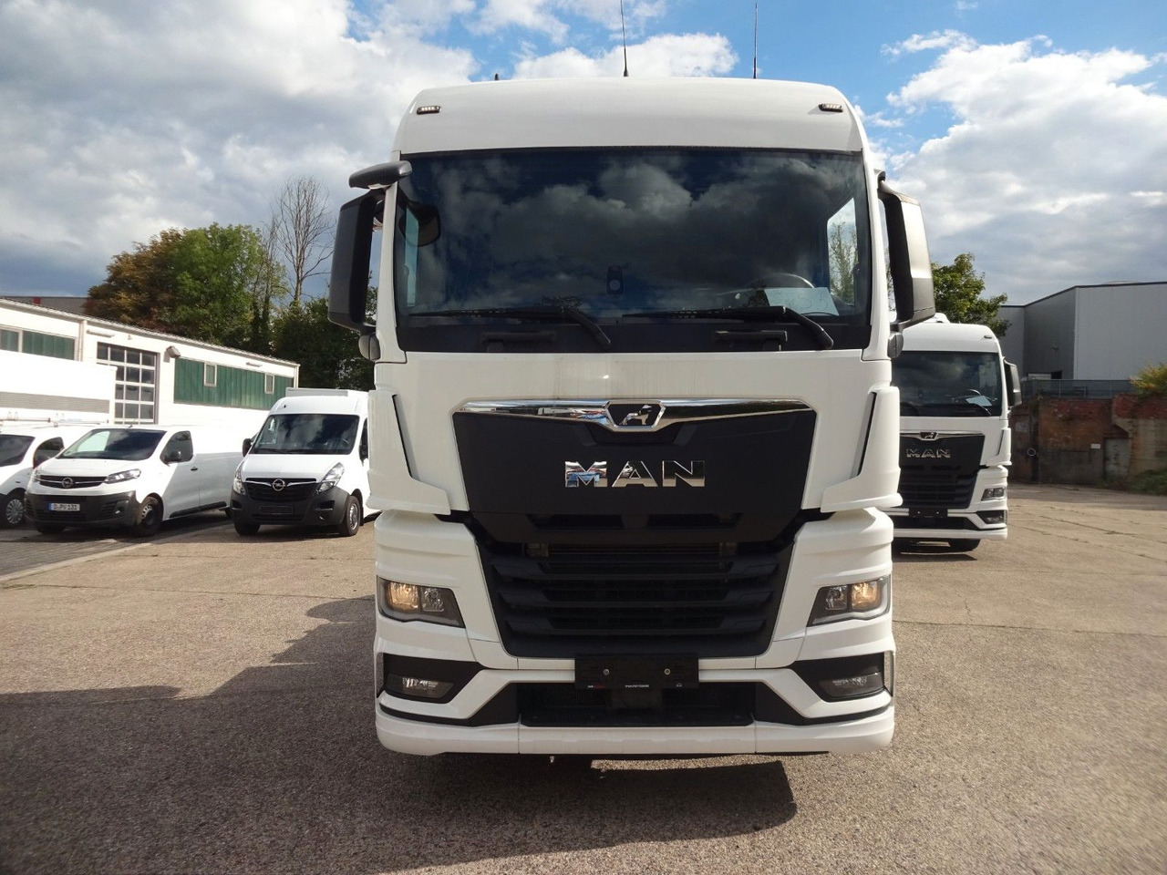 MAN TGX 18.470, XLX, Retarder, ACC, 2 x Tank - Tractor unit: picture 5 MAN TGX 18.470, XLX, Retarder, ACC, 2 x Tank - Tractor unit: picture 5