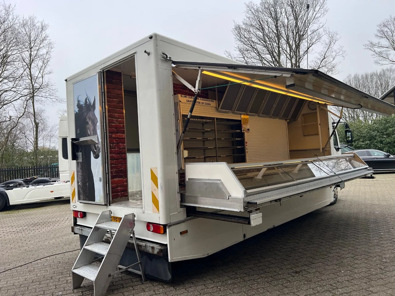 DAF LF 180 4X2 Verkoopopbouw/Verkaufsaufbau +Koeling Hydraulisch uitklapbaar - Food truck: picture 2 DAF LF 180 4X2 Verkoopopbouw/Verkaufsaufbau +Koeling Hydraulisch uitklapbaar - Food truck: picture 2