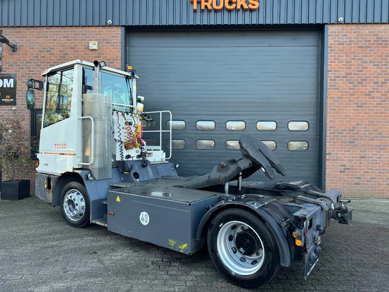 Mafi T225D T225D Rangeertrekker met Kenteken & vangmuil! - Terminal tractor: picture 3 Mafi T225D T225D Rangeertrekker met Kenteken & vangmuil! - Terminal tractor: picture 3