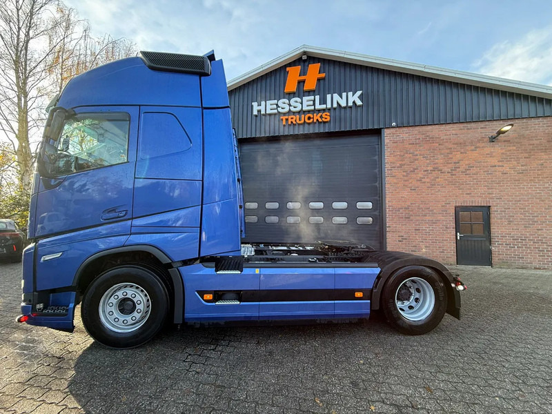 Tractor unit Volvo FH 460 Globetrotter XL 2x tank Standairco 405.369KM! NL Truck - APK 09-2026: picture 10 Tractor unit Volvo FH 460 Globetrotter XL 2x tank Standairco 405.369KM! NL Truck - APK 09-2026: picture 10
