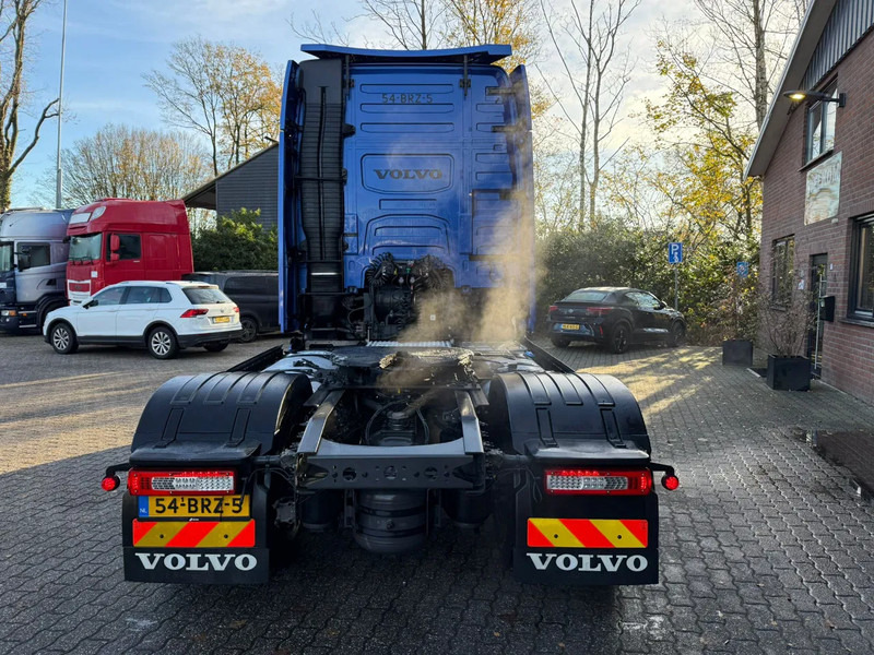 Tractor unit Volvo FH 460 Globetrotter XL 2x tank Standairco 405.369KM! NL Truck - APK 09-2026: picture 15 Tractor unit Volvo FH 460 Globetrotter XL 2x tank Standairco 405.369KM! NL Truck - APK 09-2026: picture 15