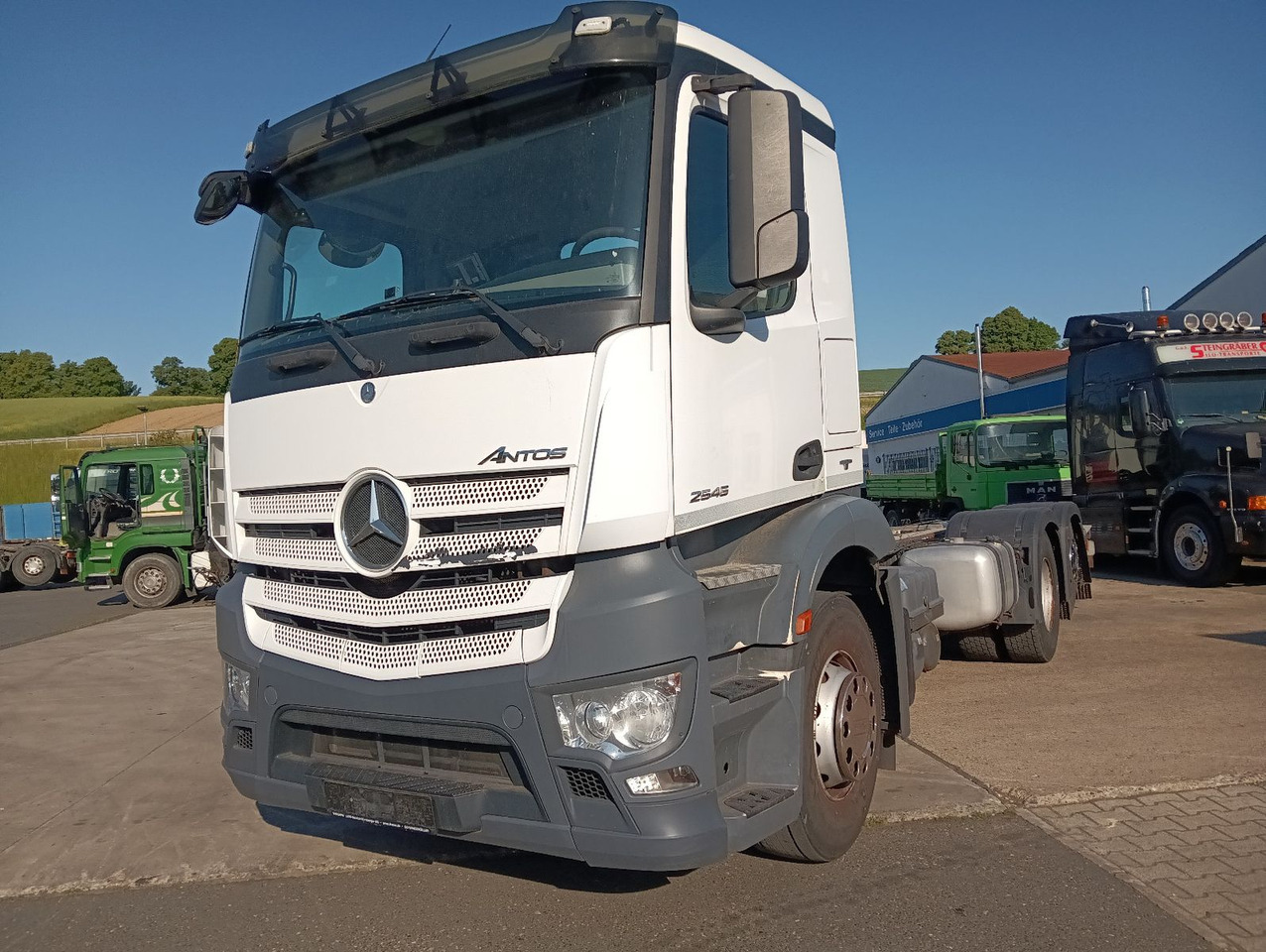 Mercedes-Benz ANTOS 2545 6x2 Lenkachse Luft/Luft PTO AHK - Cab chassis truck: picture 1 Mercedes-Benz ANTOS 2545 6x2 Lenkachse Luft/Luft PTO AHK - Cab chassis truck: picture 1