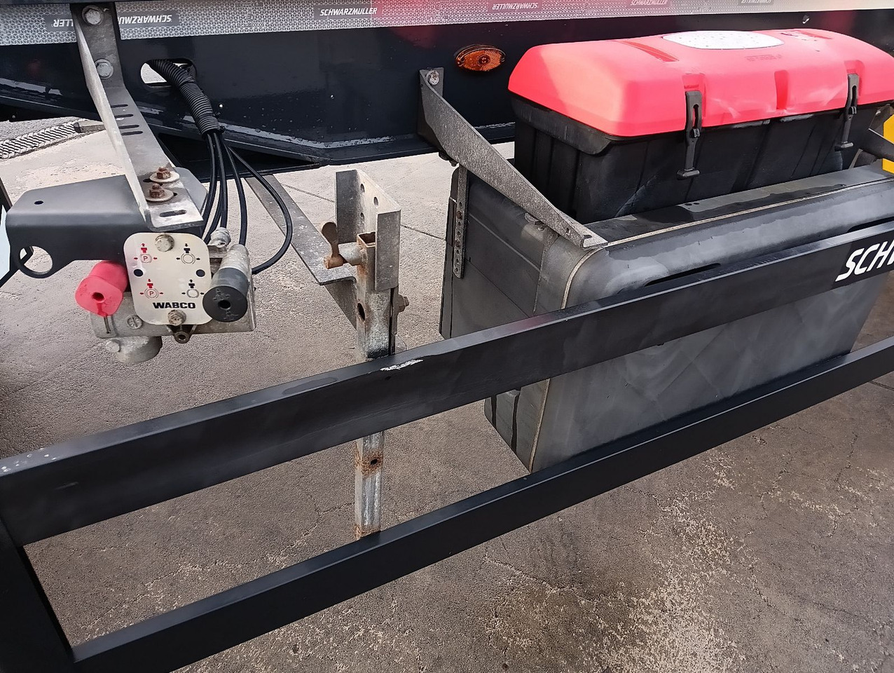 Container transporter/ Swap body trailer Schwarzmüller 2-A BDF 1,22/1,32 ALCOA Alufelgen ADR 120tkm TÜV Schwarzmüller 2-A BDF 1,22/1,32 ALCOA Alufelgen ADR 120tkm TÜV: picture 20