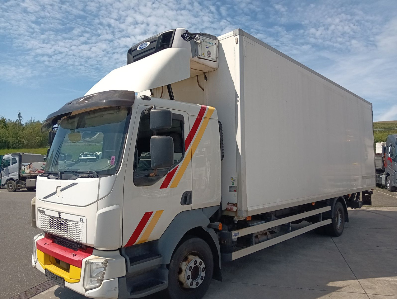 Volvo FL250 4x2R 14t CarrierSupra650 7,3m LBW1.5tKlima - Refrigerated truck: picture 1 Volvo FL250 4x2R 14t CarrierSupra650 7,3m LBW1.5tKlima - Refrigerated truck: picture 1