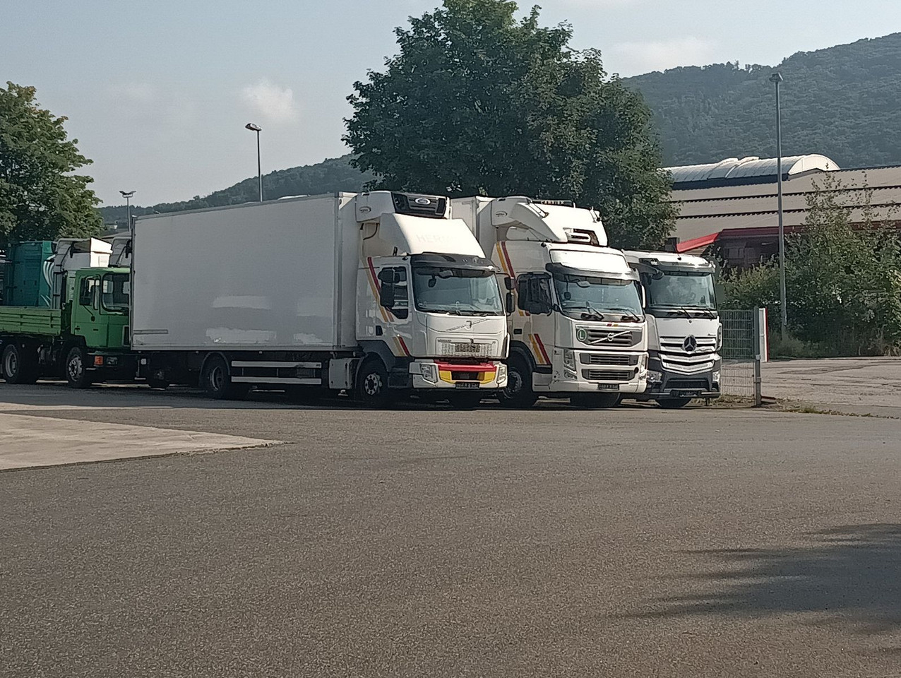 Volvo FM13-460 EEV  6x2R CarrierSupra550 7,3m LBW1.5t - Refrigerated truck: picture 4 Volvo FM13-460 EEV  6x2R CarrierSupra550 7,3m LBW1.5t - Refrigerated truck: picture 4