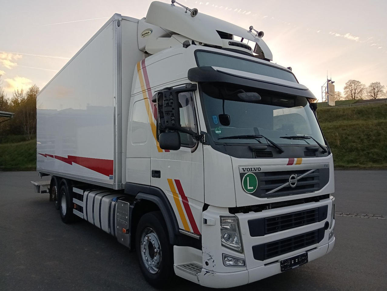 Volvo FM13-460 EEV  6x2R CarrierSupra550 7,3m LBW1.5t - Refrigerated truck: picture 2 Volvo FM13-460 EEV  6x2R CarrierSupra550 7,3m LBW1.5t - Refrigerated truck: picture 2