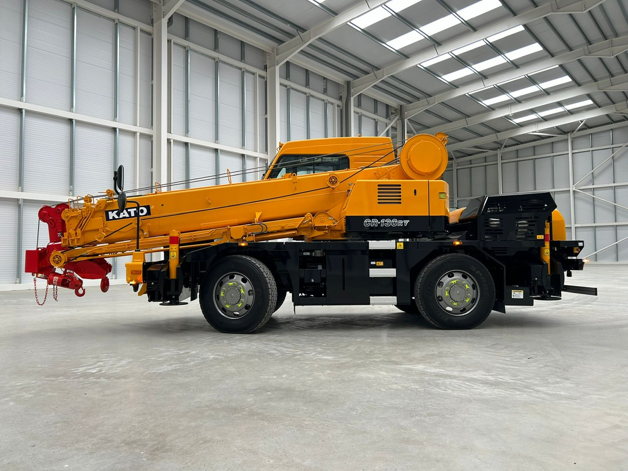 KATO CR-130Rv - 13 Ton City Crane with Joystick Control - Mobile crane: picture 3 KATO CR-130Rv - 13 Ton City Crane with Joystick Control - Mobile crane: picture 3