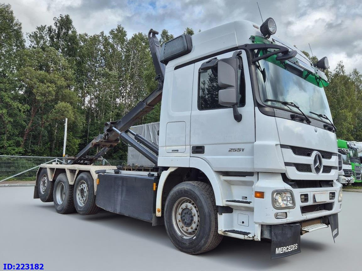 MERCEDES-BENZ Actros 2551 8x2 V8 Retarder - Hook lift truck: picture 1 MERCEDES-BENZ Actros 2551 8x2 V8 Retarder - Hook lift truck: picture 1