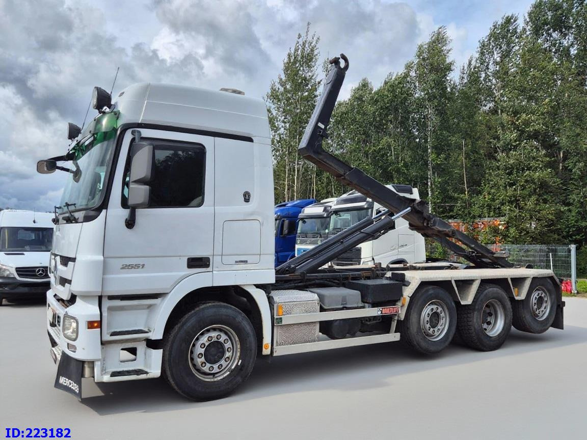 MERCEDES-BENZ Actros 2551 8x2 V8 Retarder - Hook lift truck: picture 2 MERCEDES-BENZ Actros 2551 8x2 V8 Retarder - Hook lift truck: picture 2