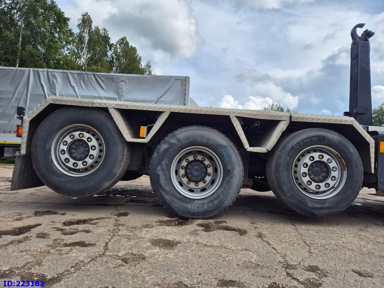Hook lift truck MERCEDES-BENZ Actros 2551 8x2 V8 Retarder: picture 6