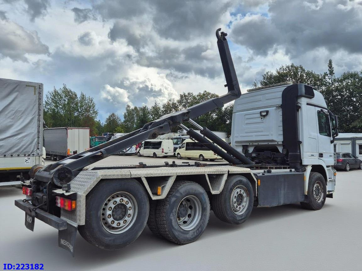 MERCEDES-BENZ Actros 2551 8x2 V8 Retarder - Hook lift truck: picture 4 MERCEDES-BENZ Actros 2551 8x2 V8 Retarder - Hook lift truck: picture 4