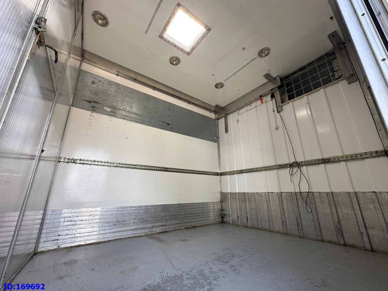 Refrigerated truck MERCEDES-BENZ Atego 1218 - Euro5: picture 7