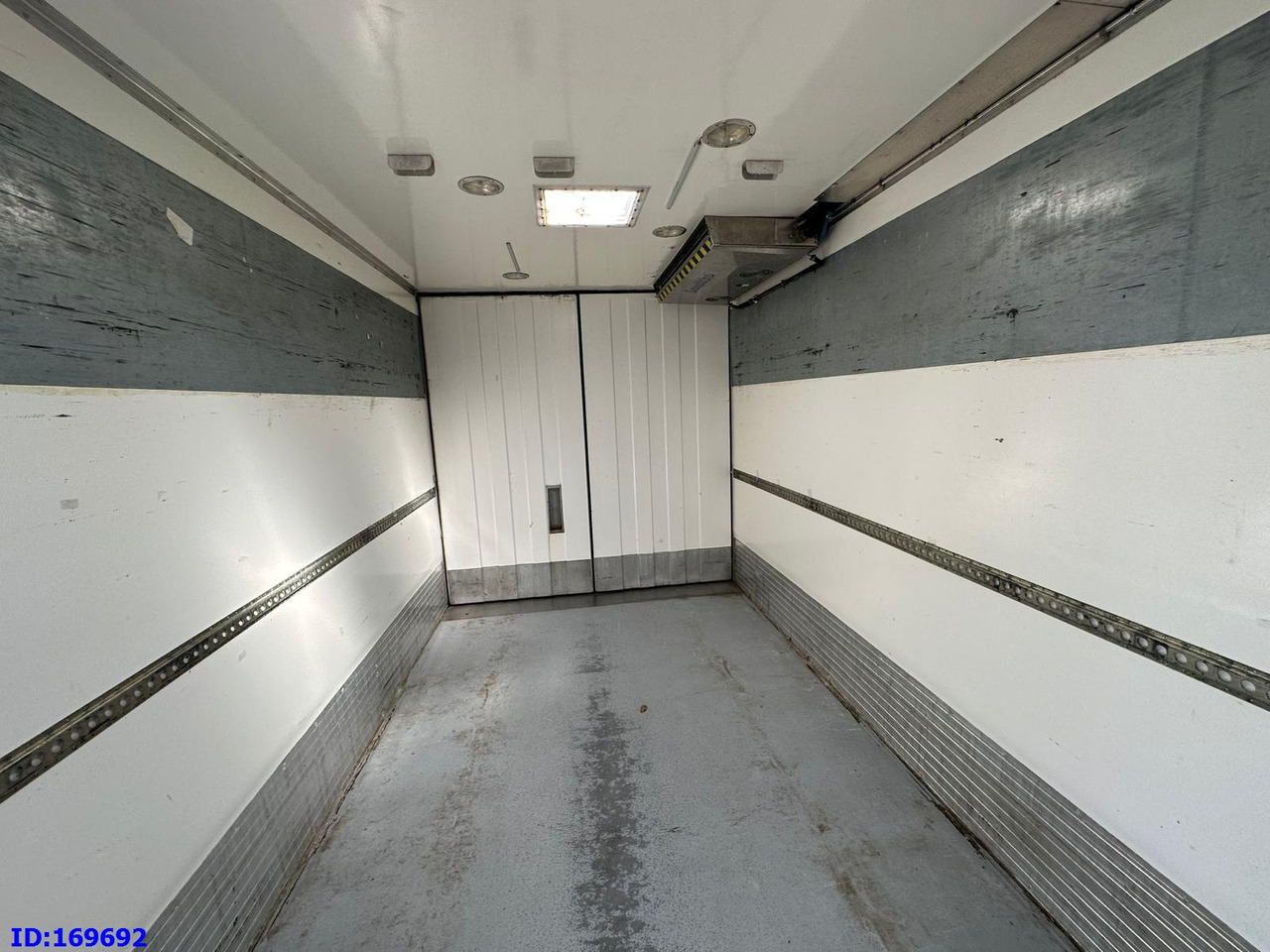 Refrigerated truck MERCEDES-BENZ Atego 1218 - Euro5: picture 11