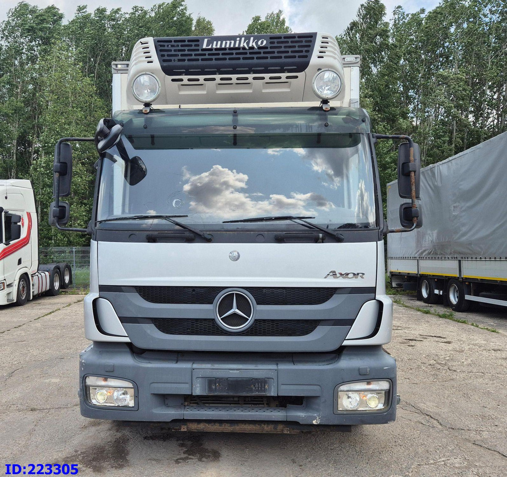 MERCEDES-BENZ Axor 1829 Euro5 Manual + Tail lift - Refrigerated truck: picture 2 MERCEDES-BENZ Axor 1829 Euro5 Manual + Tail lift - Refrigerated truck: picture 2
